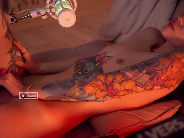HoneyCherry live cam on BongaCams