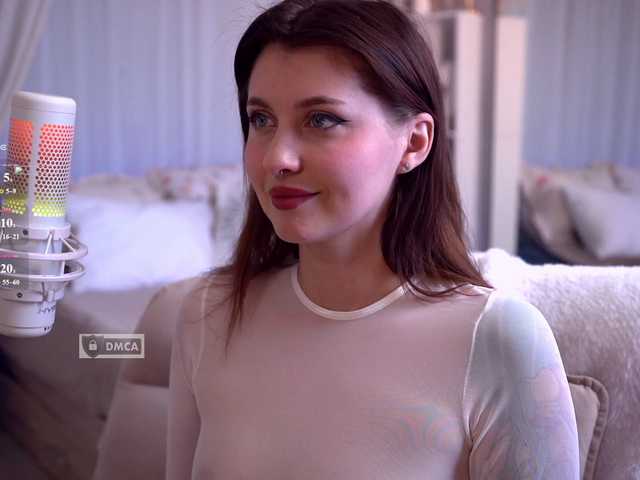 HoneyCherry's BongaCams show and profile