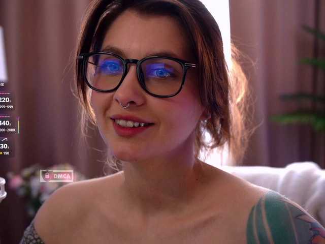 HoneyCherry's BongaCams show and profile