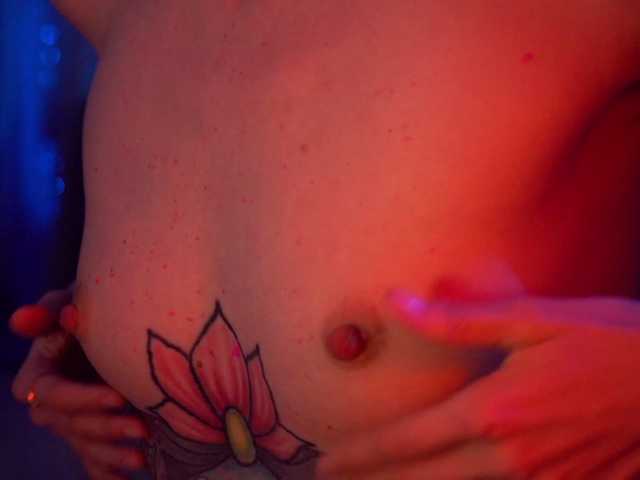HoneyCherry live cam on BongaCams