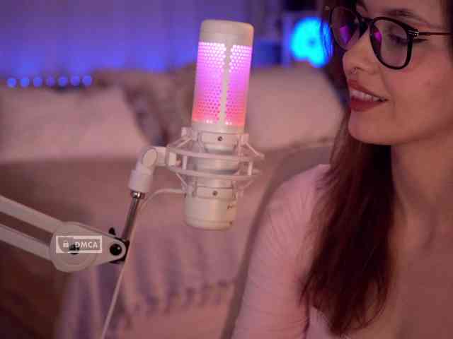 HoneyCherry webcam