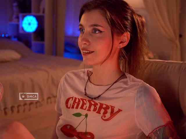 HoneyCherry webcam