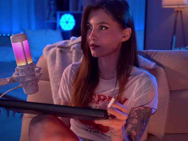 HoneyCherry webcam