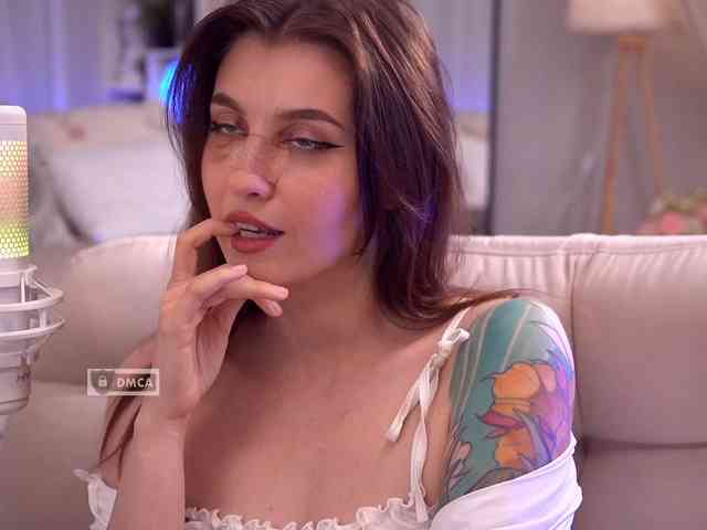 HoneyCherry webcam