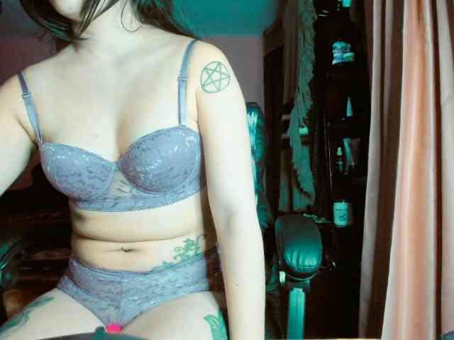 LucyDemon webcam