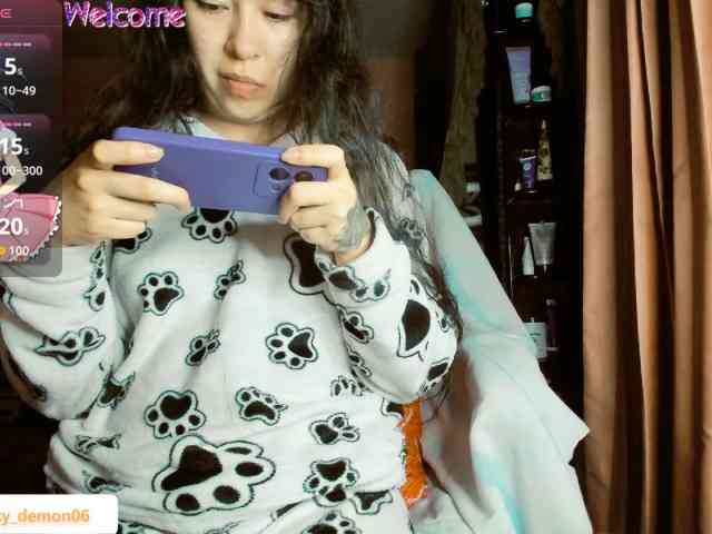 LucyDemon webcam