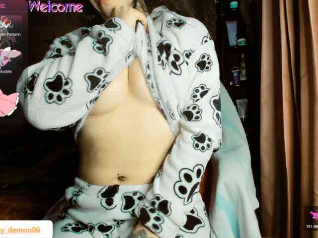 LucyDemon webcam