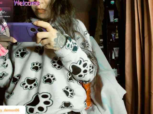 LucyDemon webcam
