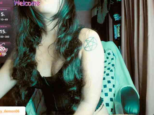 LucyDemon webcam