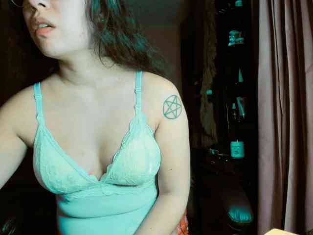 LucyDemon webcam