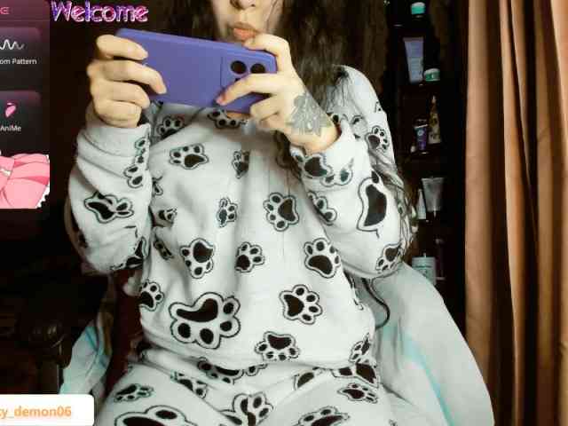 LucyDemon webcam