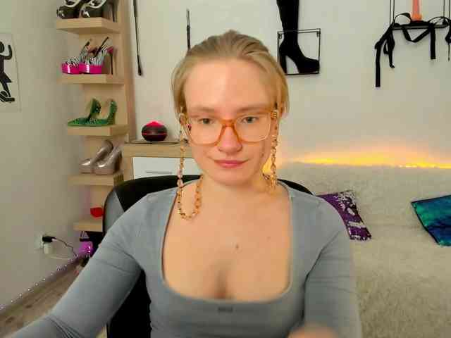 Model: NancyErotic