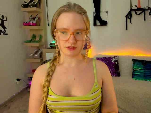 Model: NancyErotic