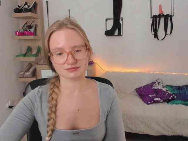 nancyerotic's live room