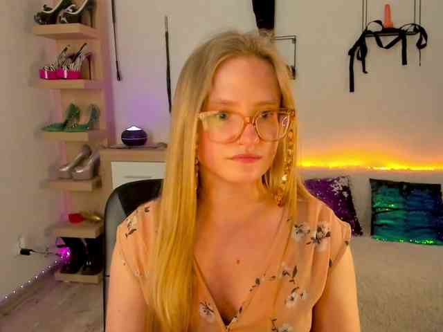 Model: NancyErotic