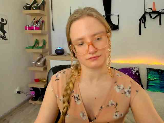 Model: NancyErotic