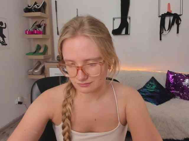 Model: NancyErotic