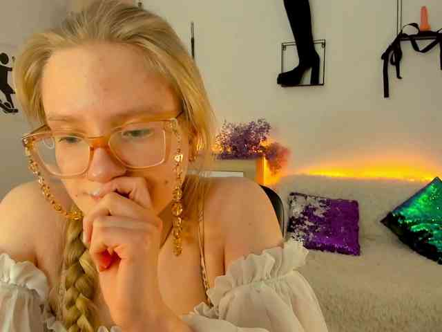 Model: NancyErotic