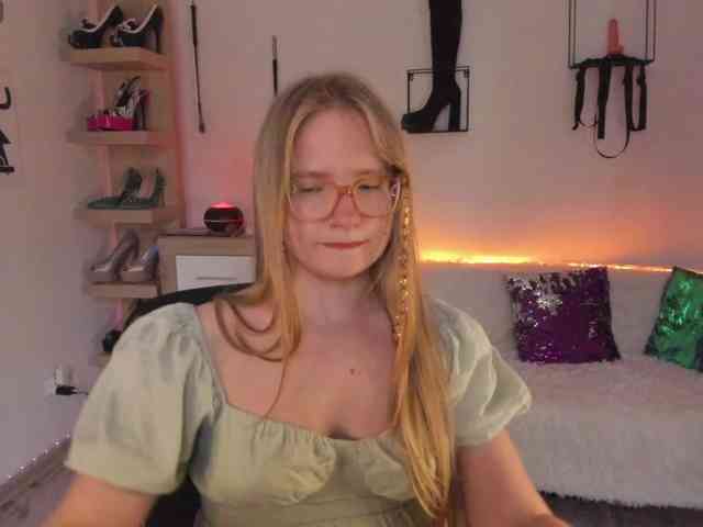 Model: NancyErotic