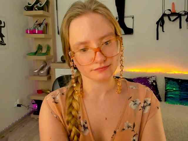 Model: NancyErotic