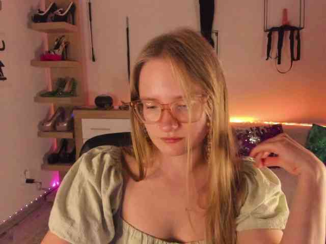 Model: NancyErotic