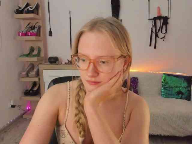 Model: NancyErotic