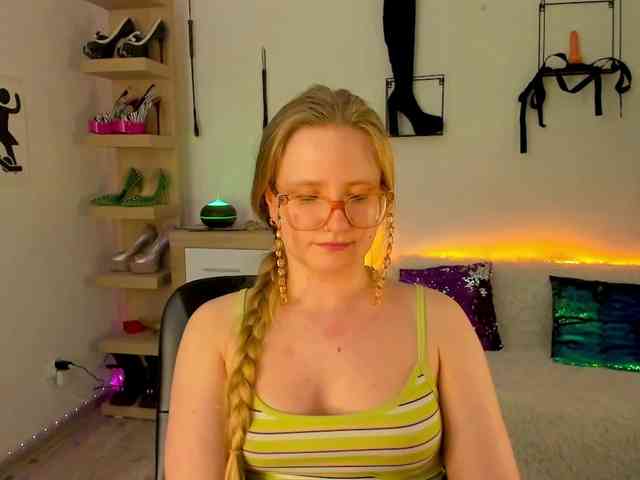 Model: NancyErotic