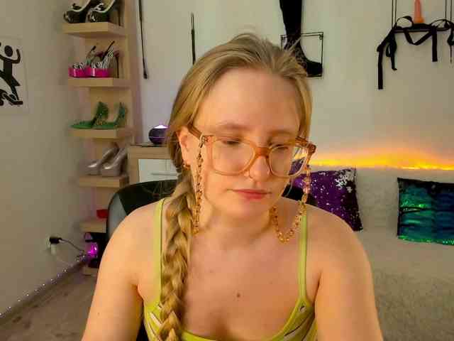 Model: NancyErotic