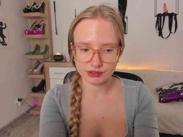 Model: NancyErotic