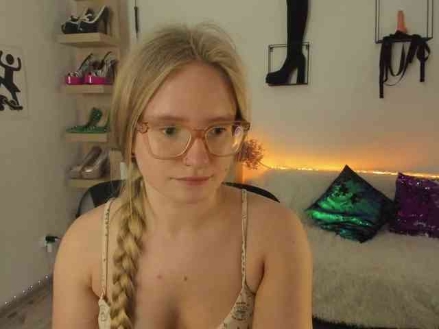 Model: NancyErotic