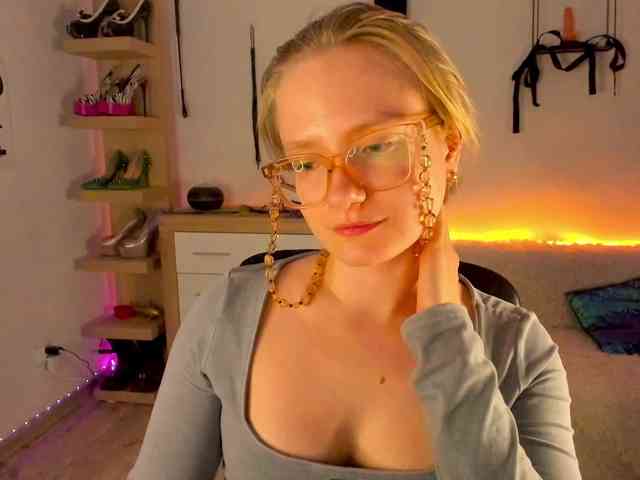 Model: NancyErotic
