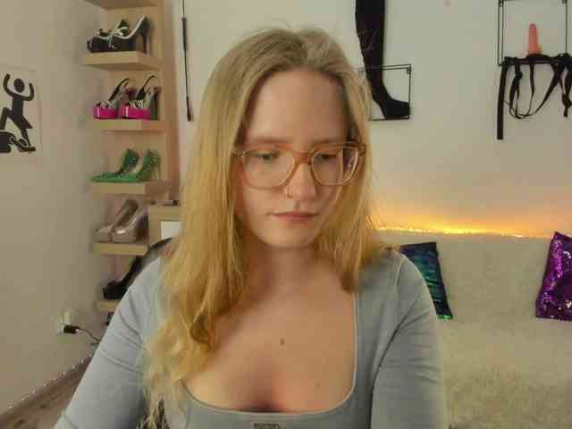 Model: NancyErotic