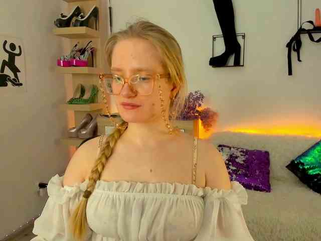 Model: NancyErotic