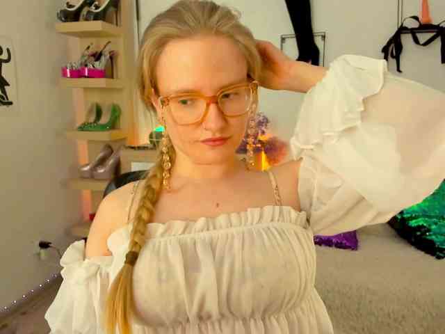 Model: NancyErotic