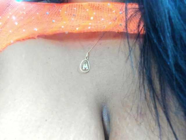 milfebony live cam on BongaCams