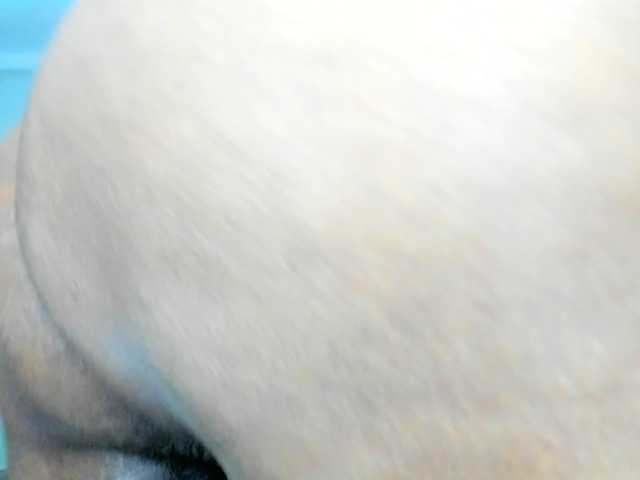 milfebony live cam on BongaCams