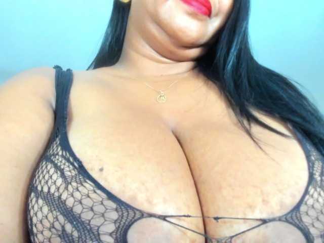 milfebony, en directo ahora en BongaCams