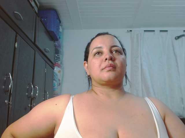 HellenDonato live cam on BongaCams