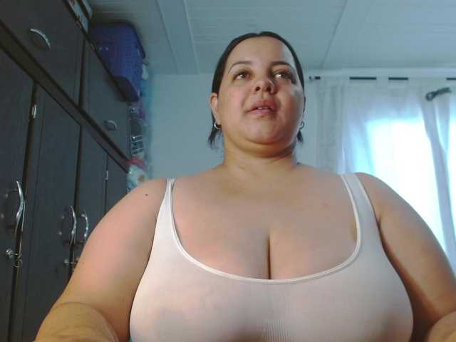 HellenDonato live cam on BongaCams