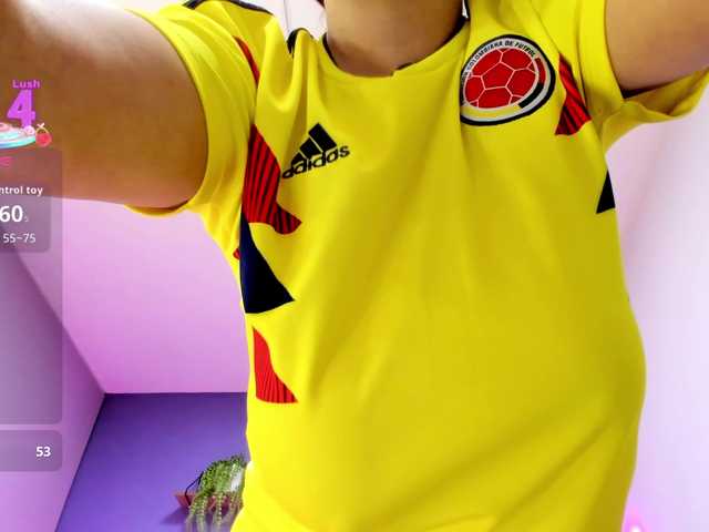 Kiiara-Sky live cam on BongaCams