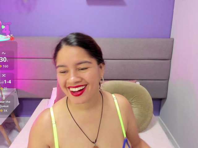 Kiiara-Sky live cam on BongaCams
