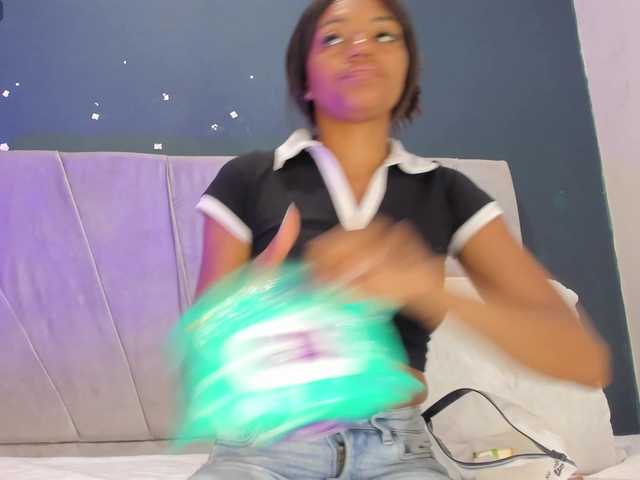 Shanna03 live cam on BongaCams