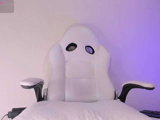 Shanna03 live webcam show