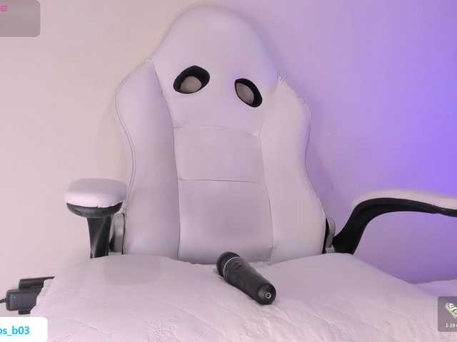 Shanna03 live webcam show