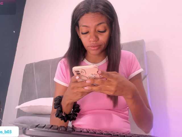 Shanna03 live cam on BongaCams