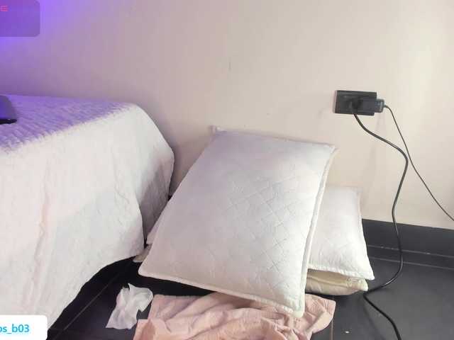 Shanna03 live webcam show