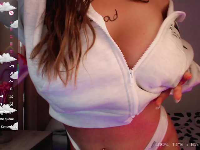 Sweet-emily1 live cam on BongaCams