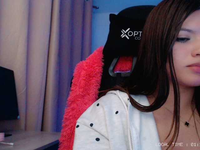 Im_emi live cam