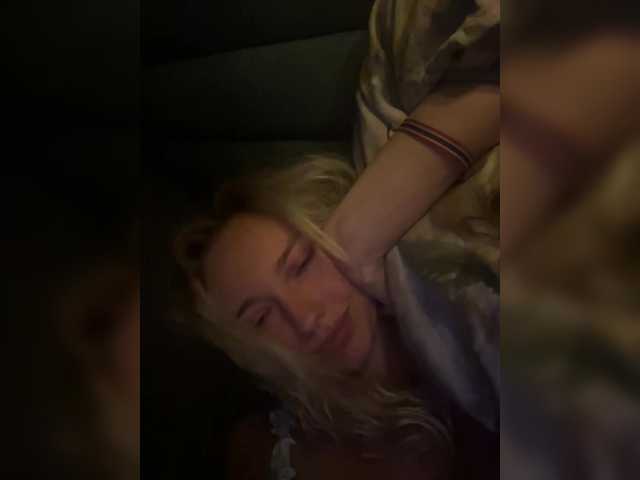 Angelina_1 live cam preview