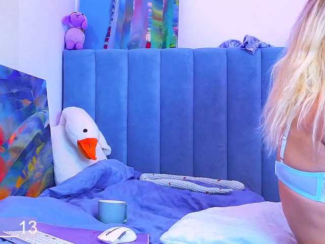 -Angelina1-